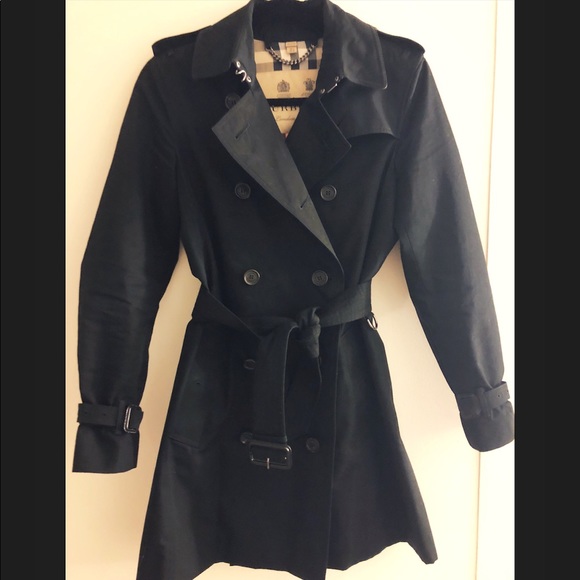 SOLD Burberry Kensington Trench Coat - Picture 3 of 8